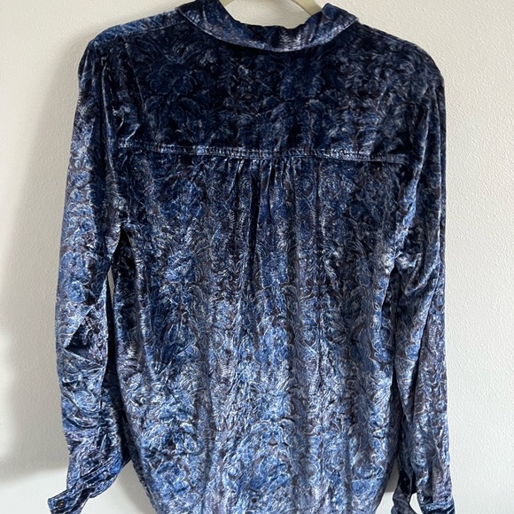 Anthropologie Pilcro Relaxed Floral Print Blue motif Velvet Buttondown, size M - Picture 3 of 6
